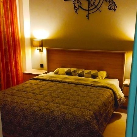 Peraía Home Away From Home מראה חיצוני תמונה